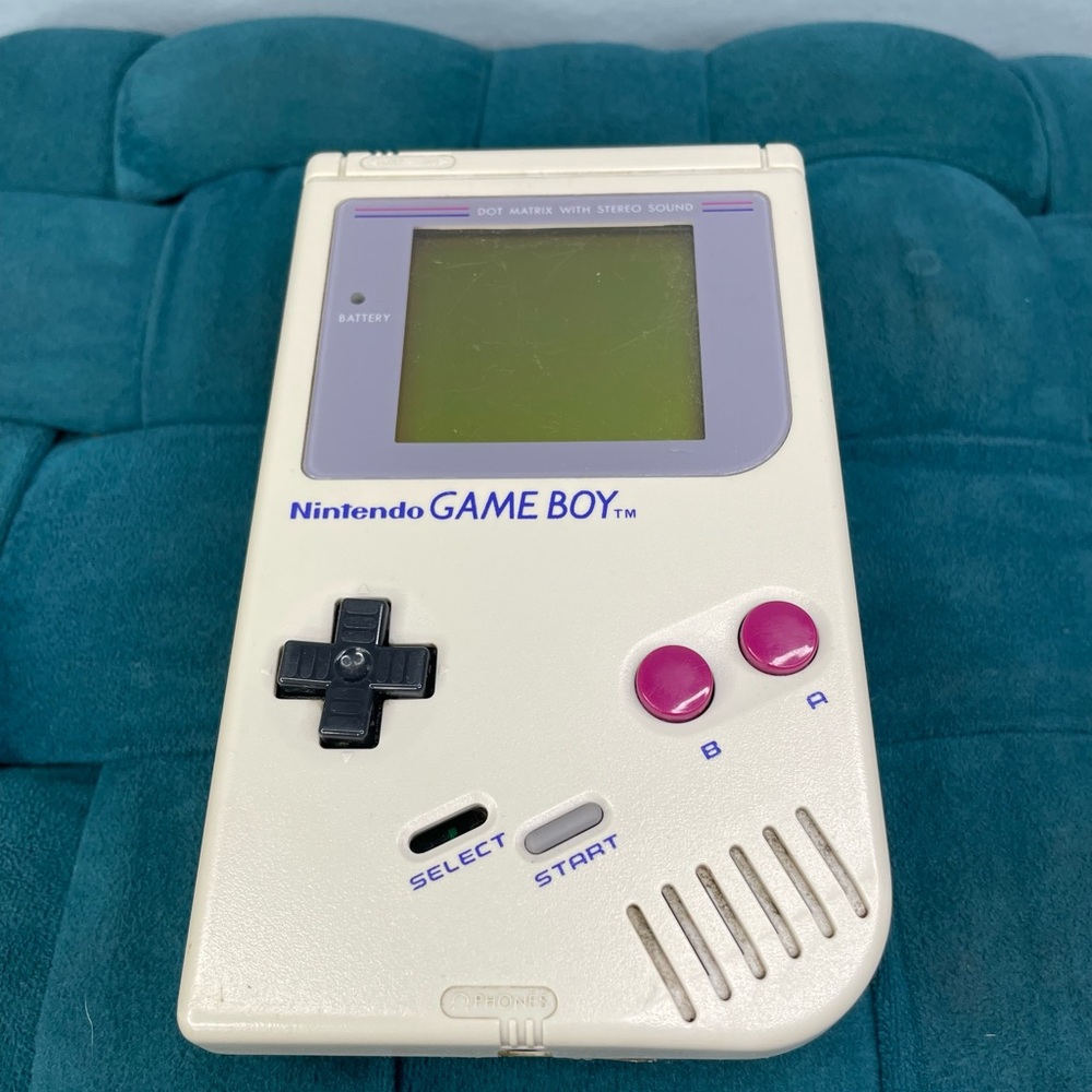 Vintage 1989 Nintendo Game Boy Handheld Console